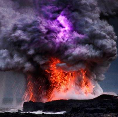 Risultati immagini per un vulcano in eruzione immagine