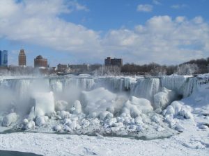 Cascate del Niagara gelate