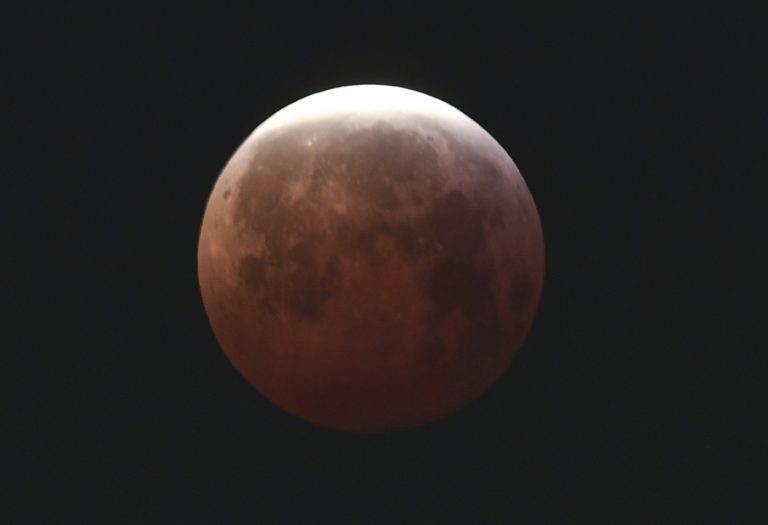 A Che Ora Esce La Luna Oggi