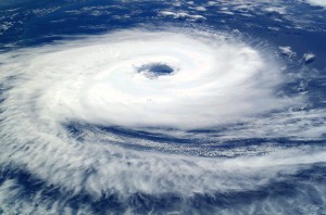 Cyclone_Catarina_from_the_ISS_on_March_26_2004-300x198