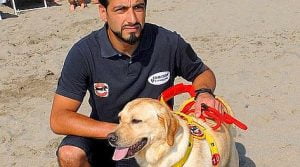 BAGNINO A 4 ZAMPE SALVA RAGAZZA A OSTIA,E'CANE DI TOTTI