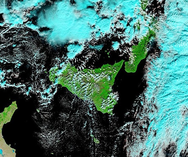 AERONET_ETNA.2012337.terra.721.1km
