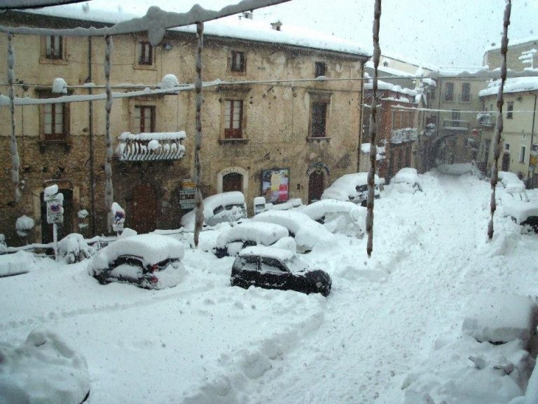 Abruzzo Al Gelo E Sommerso Di Neve Foto Incredibili Dall Appennino 