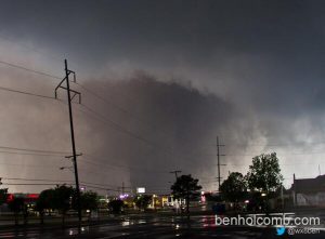 Il devastante tornado che ha raso al suolo la cittadina di Moore, appena a sud di Oklahoma City