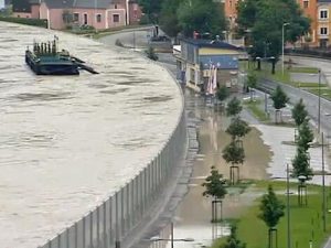 danube_floodwall