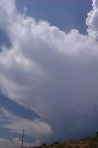 Il Cumulonembo osservato in mattinata all'altezza dei Peloritani meridionali, a sud di Dinnamare