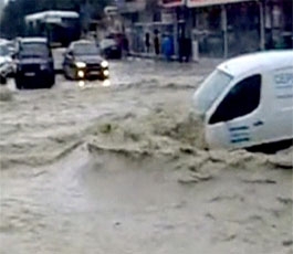 Le drammatiche scene durante l'alluvione che sconvolse la regione di Krasnodar