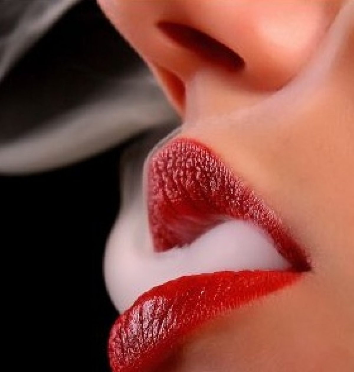 Salute: aumentano le donne fumatrici, in lieve diminuzione gli uomini