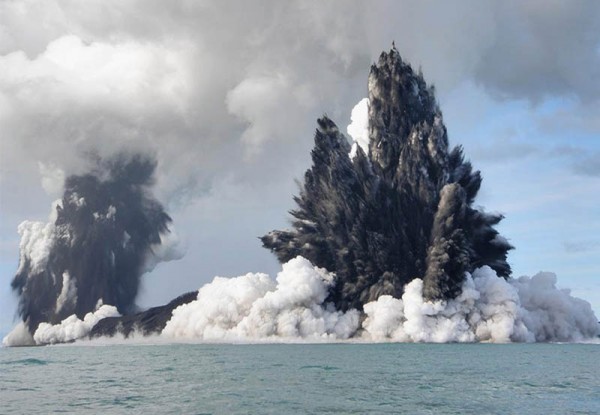 Vulcano sottomarino al largo delle isole Tonga