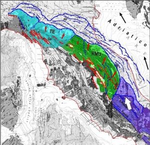 Schema tettonico della zona in esame in cui sono evidenziate con vari colori le parti della catena appenninica che si muovono più rapidamente rispetto alla parte occidentale (in grigio). Il viola identifica la parte orientale dell’Appennino centrale, il verde mostra le unità Romagna-Marche- Umbria (RMU) e l’azzurro indica il settore Toscana-Emilia (TE). Ca= Cascia, Cf= Colfiorito, Ga= 