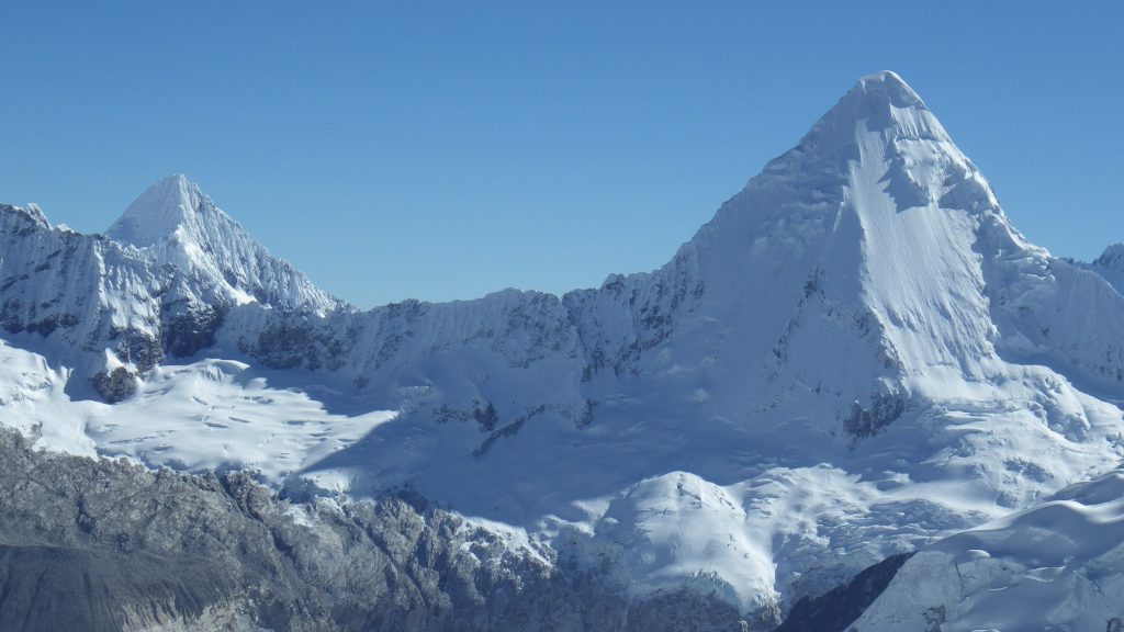 montagna alpamayo perù