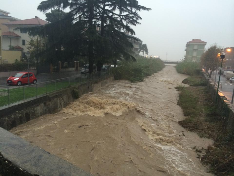 Alluvione In Liguria I Fiumi Esondano Le FOTO In Diretta Da Voltri 