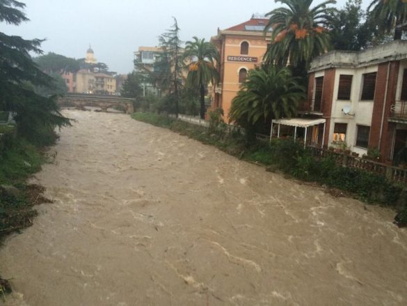 Alluvione In Liguria I Fiumi Esondano Le FOTO In Diretta Da Voltri 