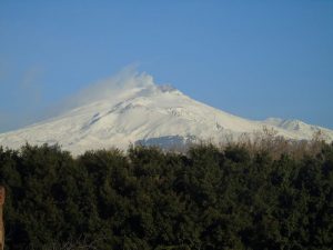 etna innevata vista da catania