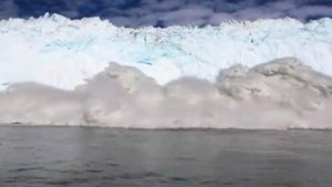 extra_0724_IceburgTsunami