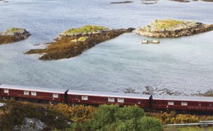 rs_1366x400_train_scenic_view03-650x400