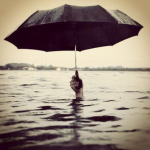ombrellone pioggia alluvione ombrello