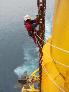 Six Greenpeace Climbers Scale Shells Arctic-Bound Oil Rig