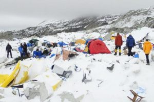 Sisma Nepal: Everest, italiani 'visto morte in faccia'