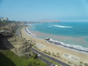 Il litorale nei pressi di Lima