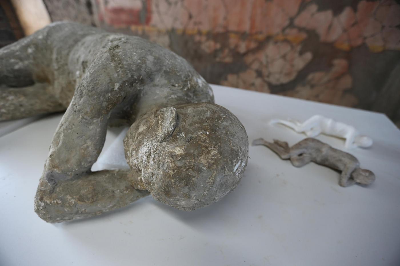 Archeologia: il restauro dei calchi di gesso negli scavi di Pompei [FOTO]