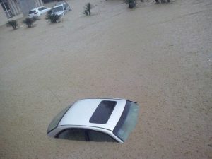 Le strade di Sochi completamente sommerse dall'acqua. Credit Severe Weather RU (facebook)