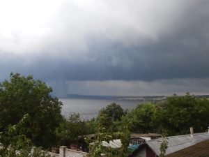 Il piccolo tornado transitato ieri nelle campagne attorno la città di Dnepropetrovsk