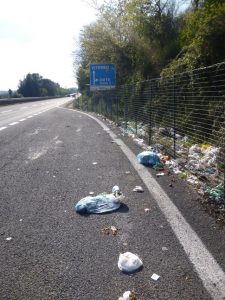 rifiuti area di sosta