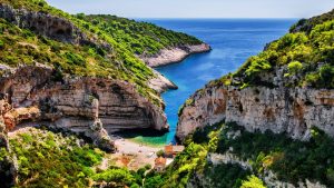 Baia di Stiniva-Vis_Aleksandar Gospia
