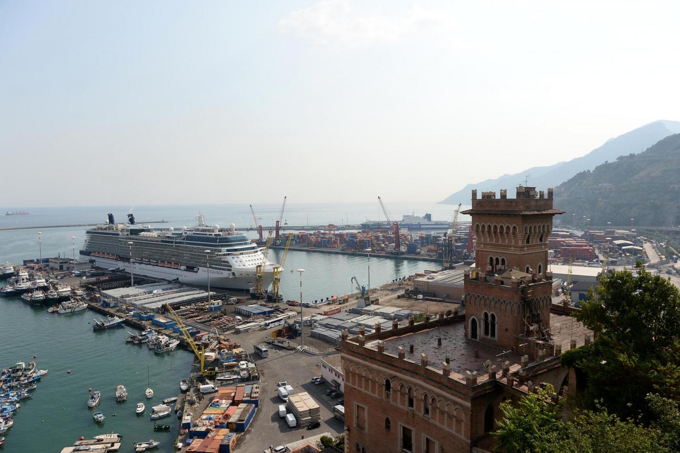 Tragedia In Mare A Salerno Motoscafo Travolge Barca A Vela Un Morto