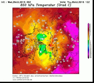L'intensa ondata di calore che sta investendo l'Artico russo e l'Artico norvegese (freccia rossa)