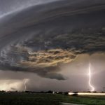 Allerta Meteo, forte maltempo verso il Centro/Sud: nubifragi, grandinate e tornado fino a Domenica, compromesso anche il weekend