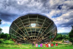 8weirdHouseSolar-houseFrance