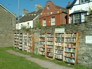 Hay_on_Way_booksale