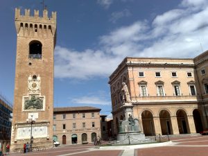 recanati-piazza-g-leopardi-18