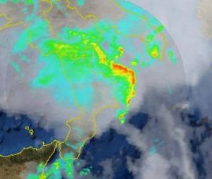 Si nota il sospetto "mesociclone" sull'alto Ionio, prima dell'impatto sulle coste del Salento