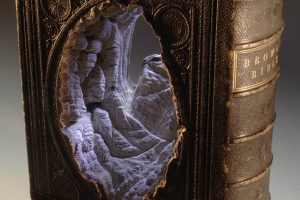 Guy_Laramee_sculture_libri_01