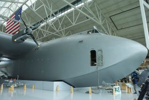 1024px-Hughes_H-4_Hercules_front_left