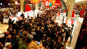 Black-Friday-Crowd