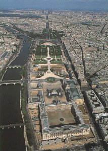 louvre-long-aerial