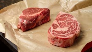 904-carne-cruda-bistecche-filetto-di-manzo-e-rib-eye