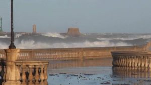 125632-thumb-full-mareggiata_livorno