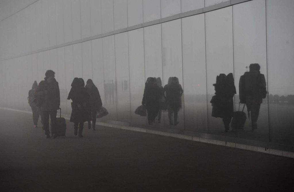 Cina, lo smog avvolge la città di Zhengzhou