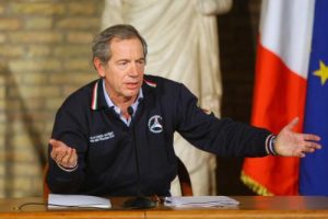 Il Presidente del Consiglio Berlusconi presenta il logo del prossimo Summit G8 che si terr? a La Maddalena