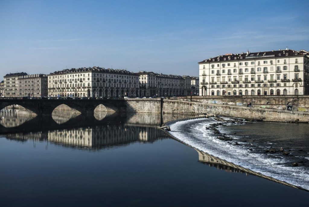 Torino, il fiume Po quasi in secca