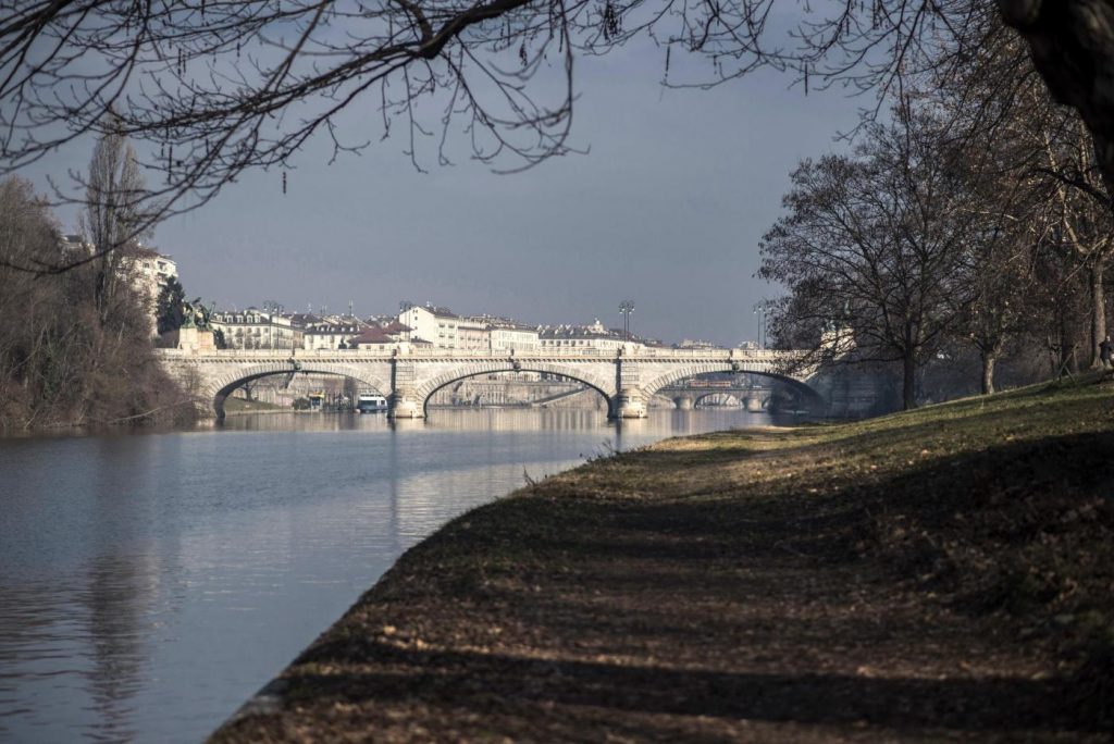 Torino, il fiume Po quasi in secca