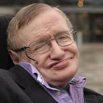 Scienza in lutto: è morto Stephen Hawking, il celebre astrofisico che studiò le origini dell’universo
