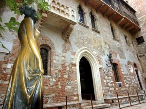 VERONA STATUA