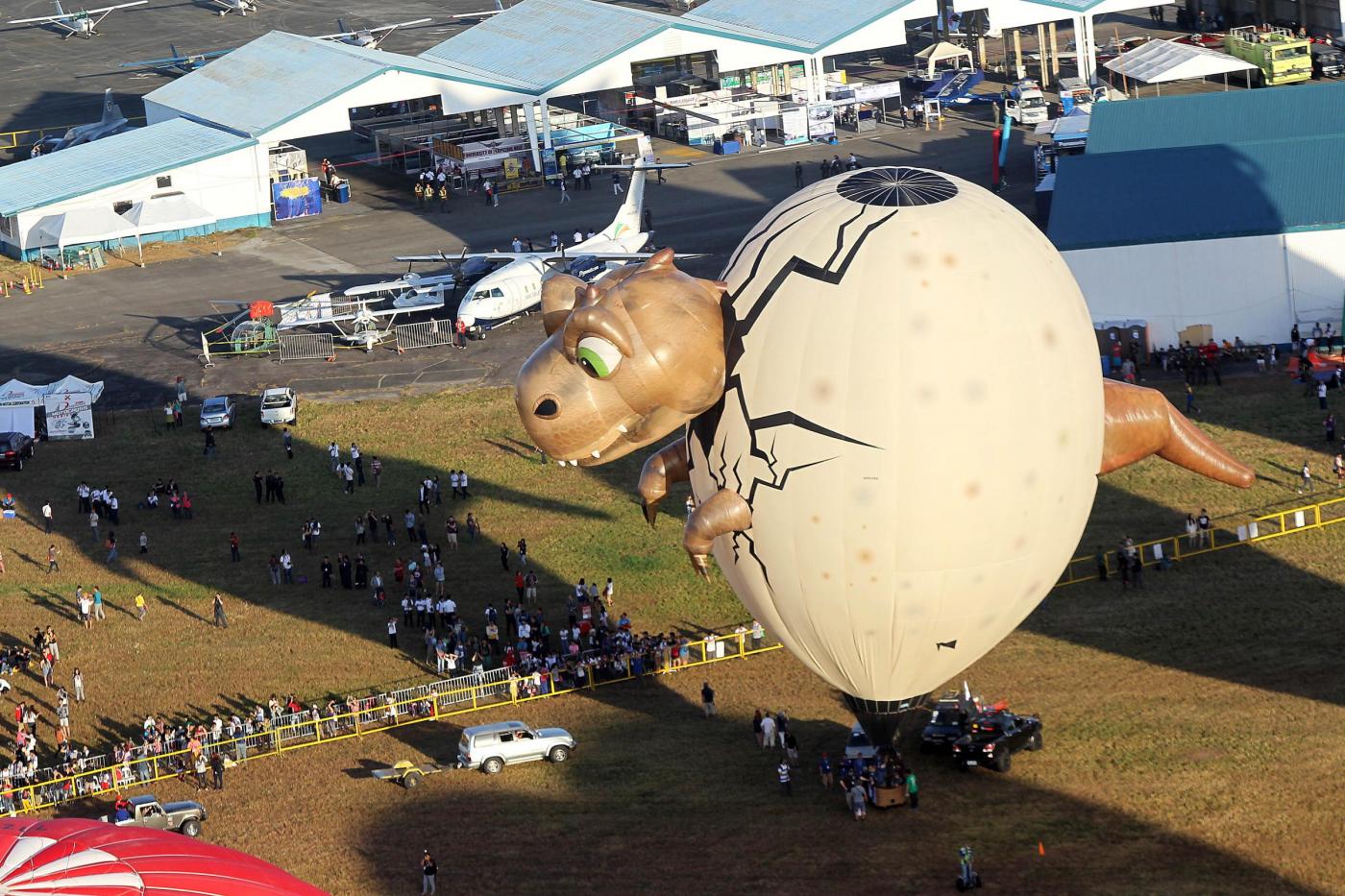 Filippine: festival internazionale della mongolfiera a Pampanga [FOTO]