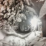 Maltempo, grandi nevicate sulle Alpi: paesi sommersi, le FOTO in diretta nella notte